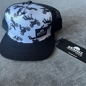 Brimmz Moto Bike Black and White Kids hat size XS infant NWT